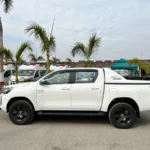 Toyota Hilux Revo with MARKS fiberglass side spoiler installed